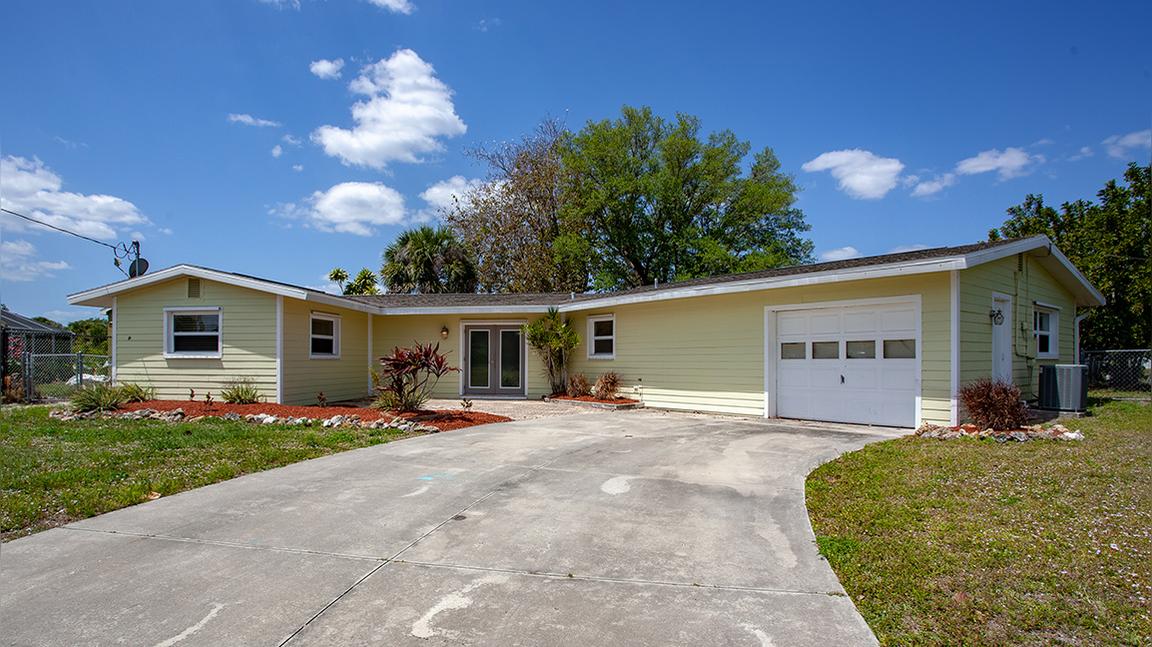 152 Dartmouth Dr NW Port Charlotte, FL  33952