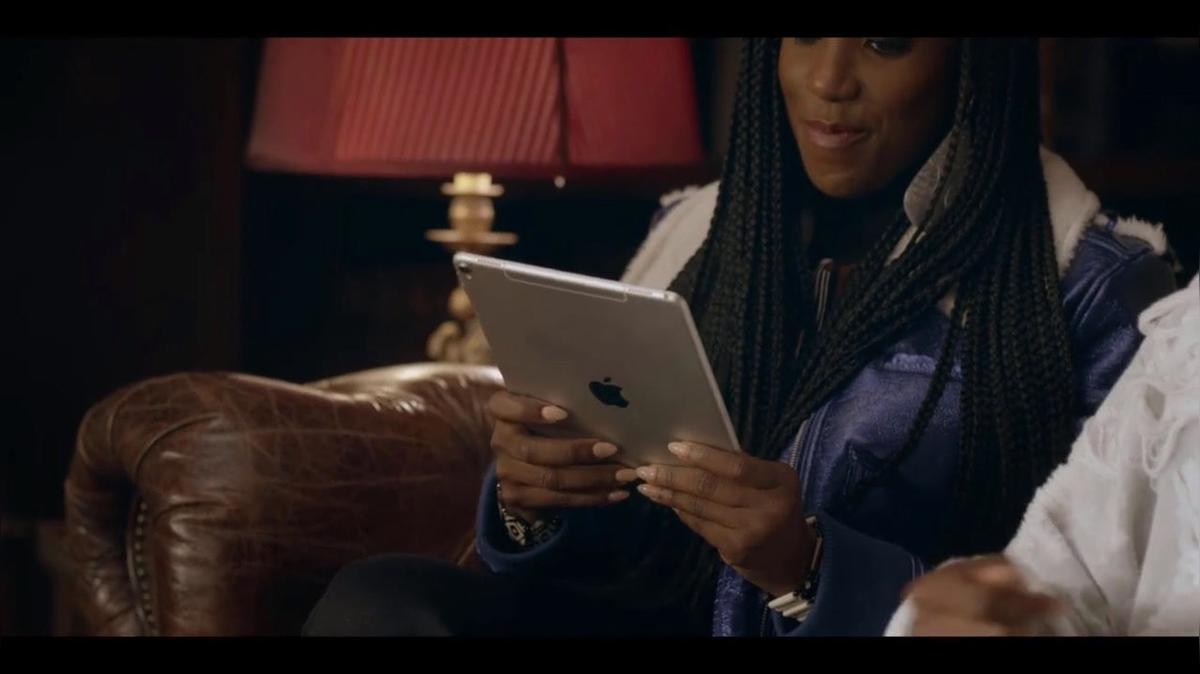 Coffee Beanery - Dear White People S2E5 - 05.04.18