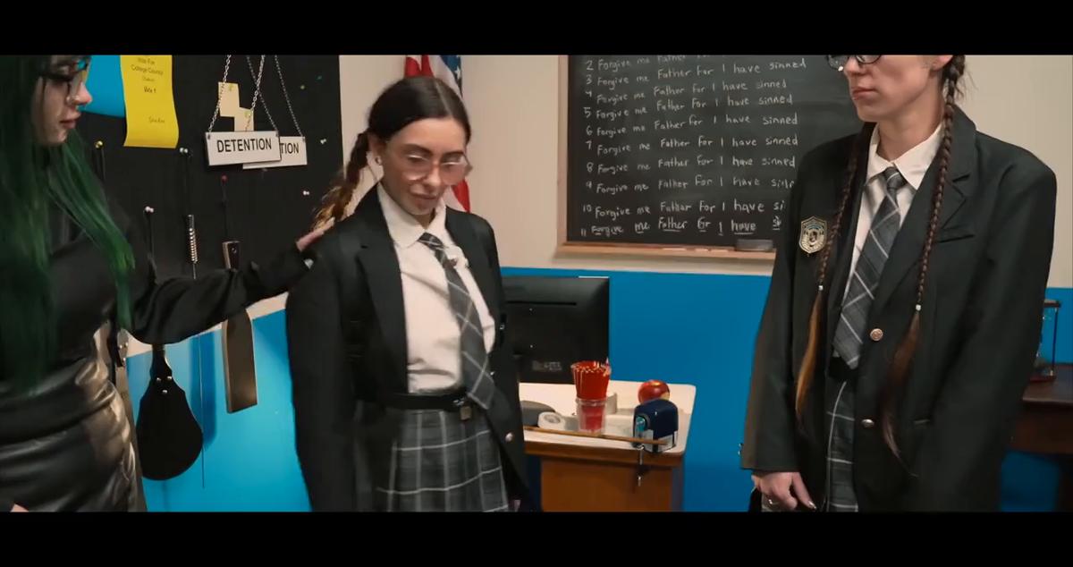 Detetion girls trailer