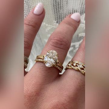 Duchess-2.5ctOval-BlueSapphires-14kYellow-Helena