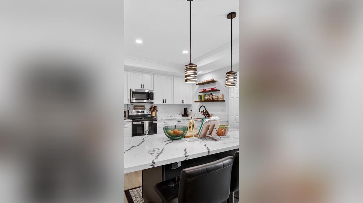 16-2118 Anthurium Street Reel