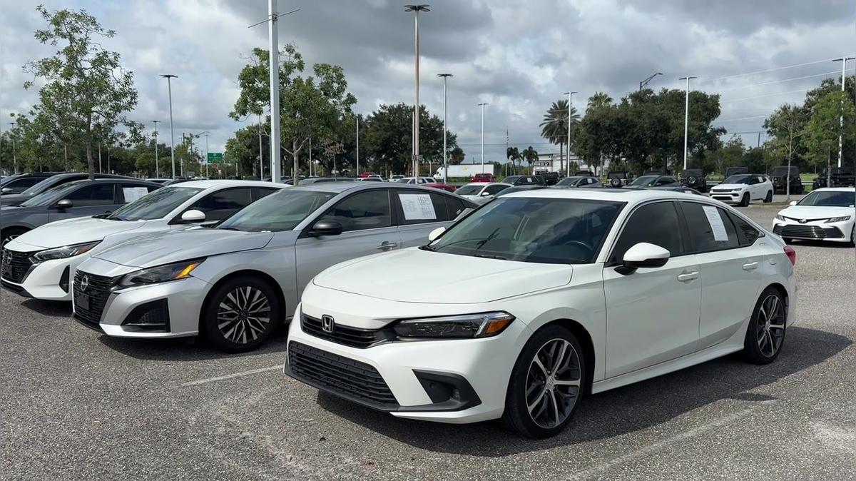 Sedan inventory at Airport CDJR Orlando (689)677-0086