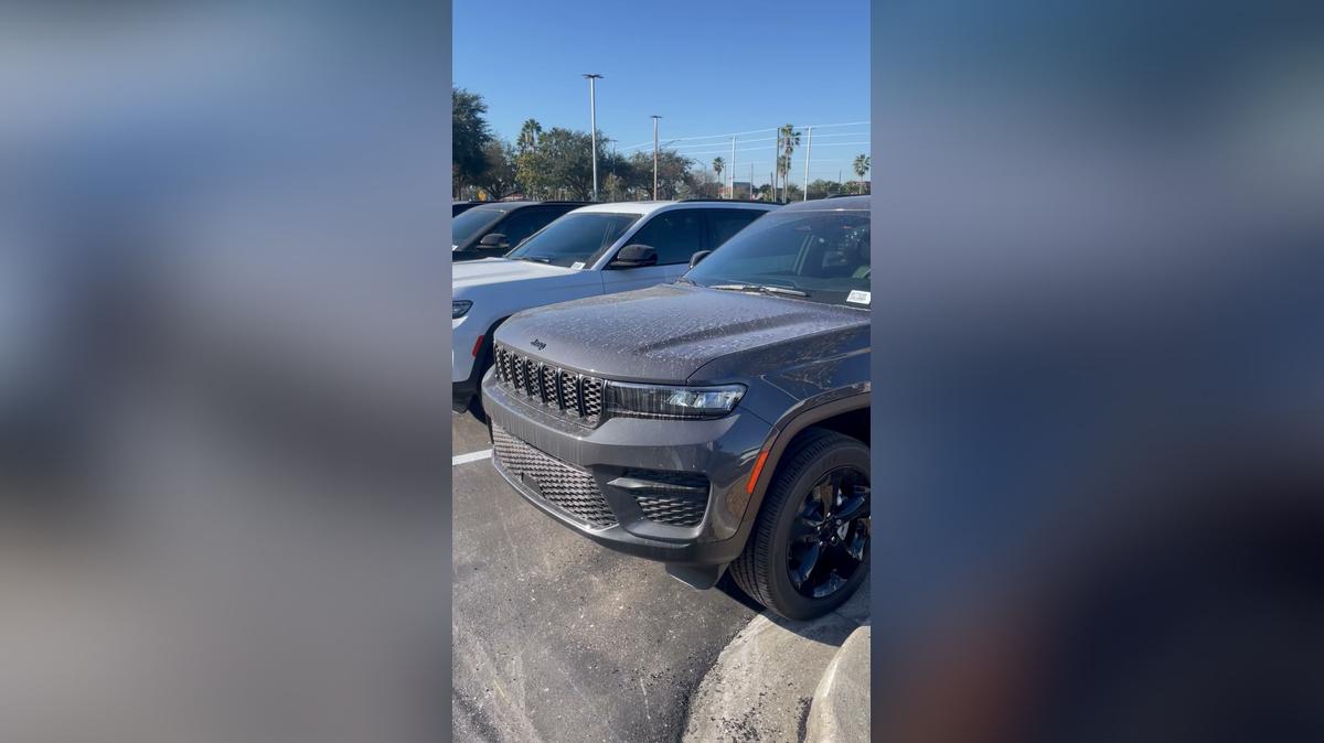 She Moy 2025 Jeep Grand Cherokee @ Airport CDJR by OB-4078837893