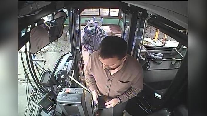 MustafachangeNov132025bus973.HX16Caddy_ch01