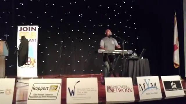 Pianist T.R..mp4