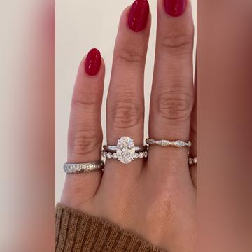 Ariya-2.50ctOval-Plat-Vic2.5mm