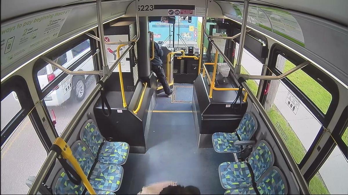 bus5223May112026NS44.NH16KCaddy_ch05