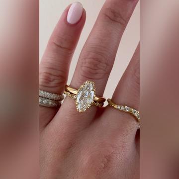 Romie-2ctMarquise-18kYellow-Lusia