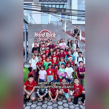 Hard Rock Christmas Diner