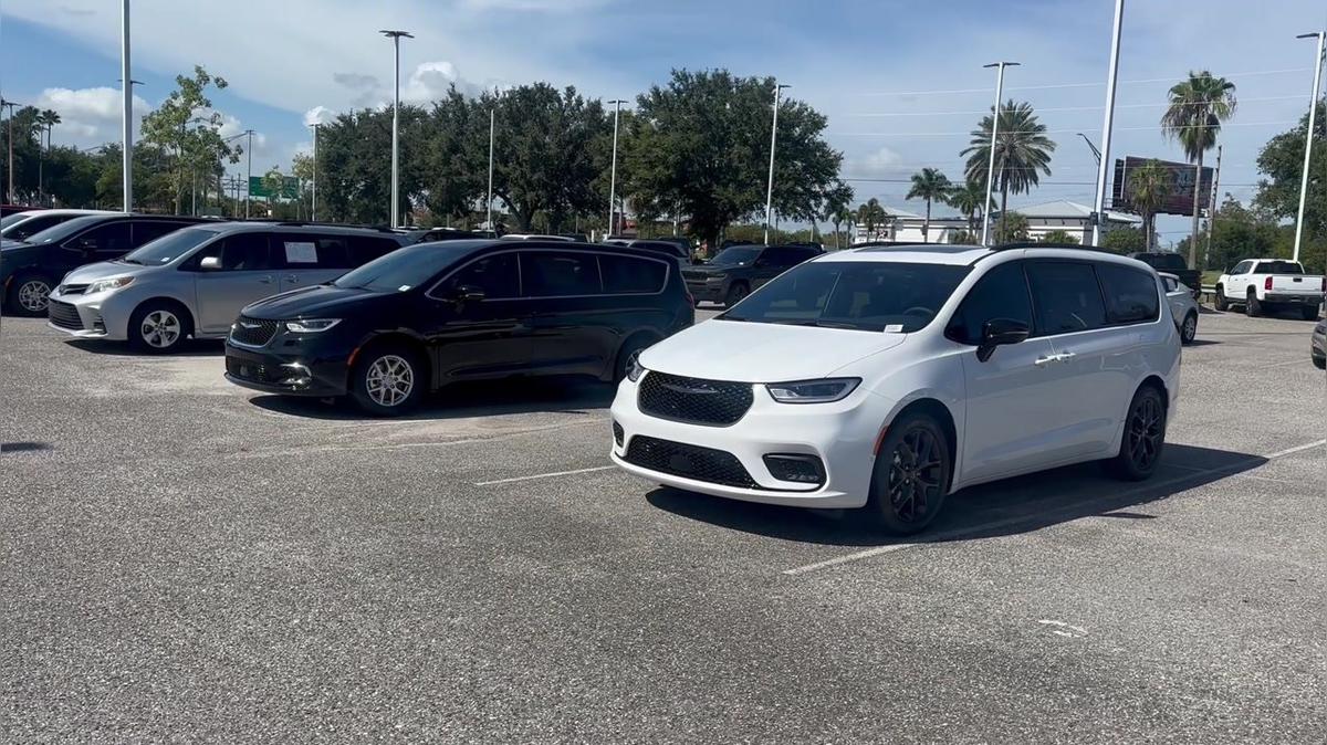 2025/2026 CHRYSLER PACIFICA&#39;S SPECIALS