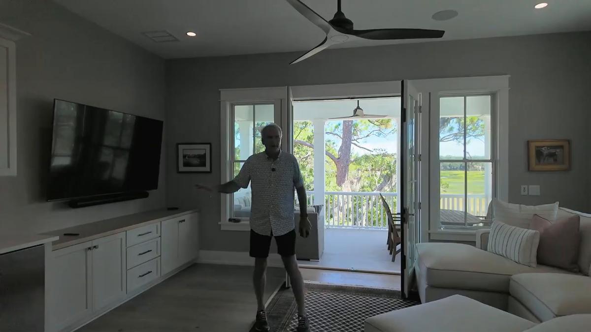 120 Homestead Ct - Upstairs Living &amp; Porch