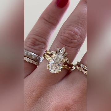 Vesa-2.5ctOval-14kYellow-Islet