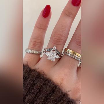 Permelia-2ctRadiant-Plat-Laxmie-black-melees