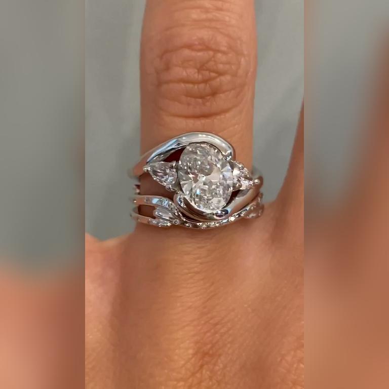 Vandis-1.50ctOval-Platinum-Selene