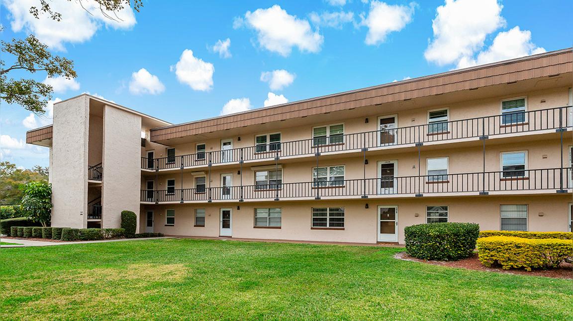 333 Lake Howard Dr. NW, #204D, Winter Haven, FL 33880