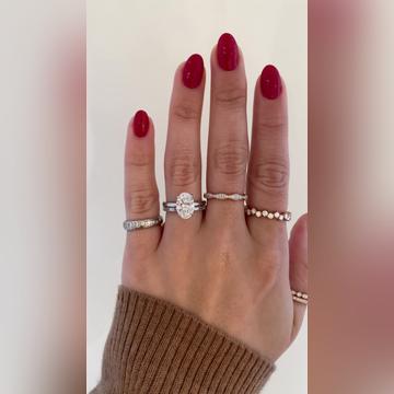 Ariya-2.50ctOval-Plat-Iva2.1mm