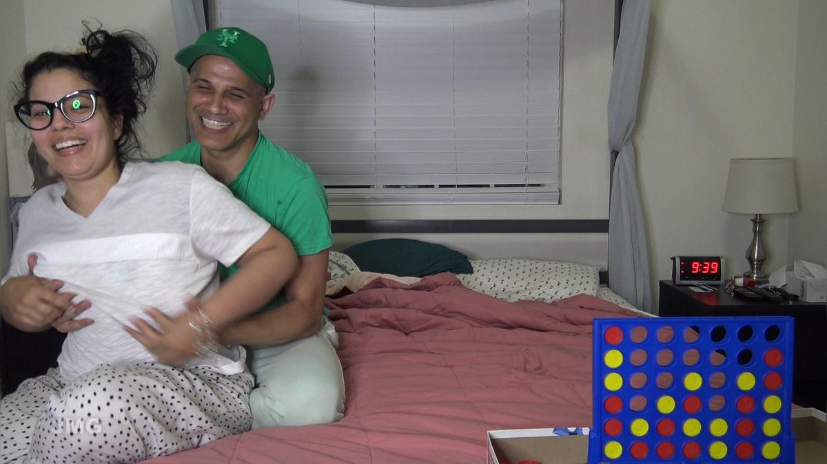 CONNECT FOUR CHALLENGE LOSER FLASHES BODY PART