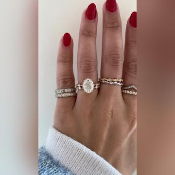 Cassidy-2.5ctOval-18kYellow-Sarah