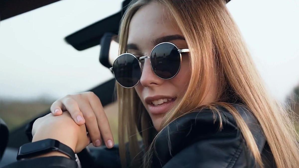 Sonnenbrille beim Autofahren: Verbotene Modelle