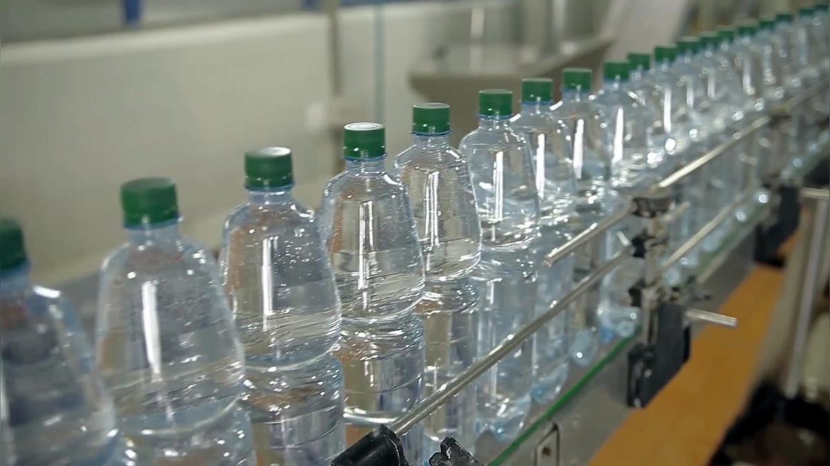 Leitungswasser vs. Mineralwasser - Was ist gesünder?