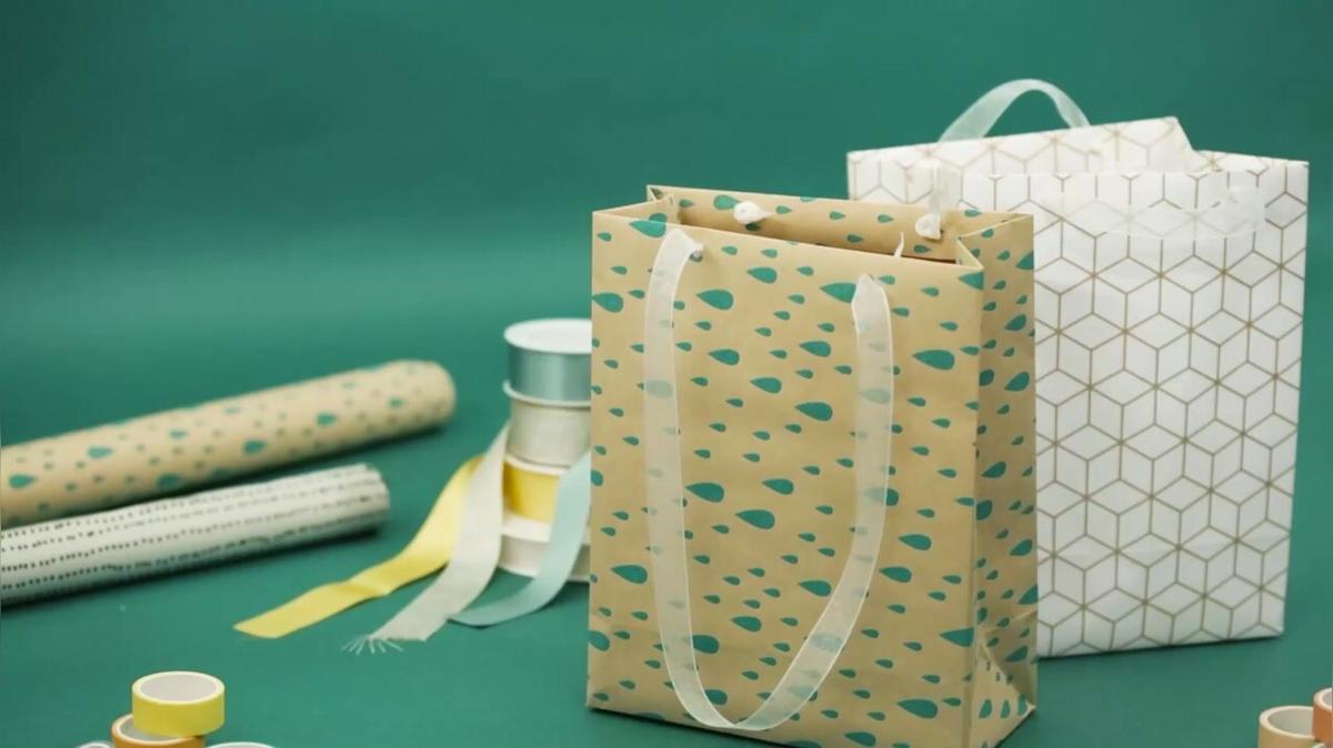 Geschenktüte aus Geschenkpapier
