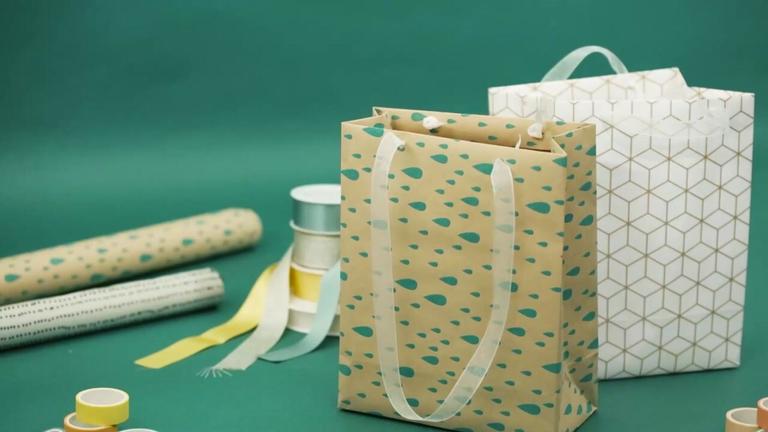 Geschenktüte aus Geschenkpapier