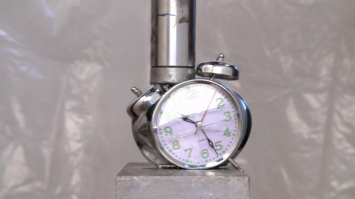 Hydraulikpresse vs. Wecker