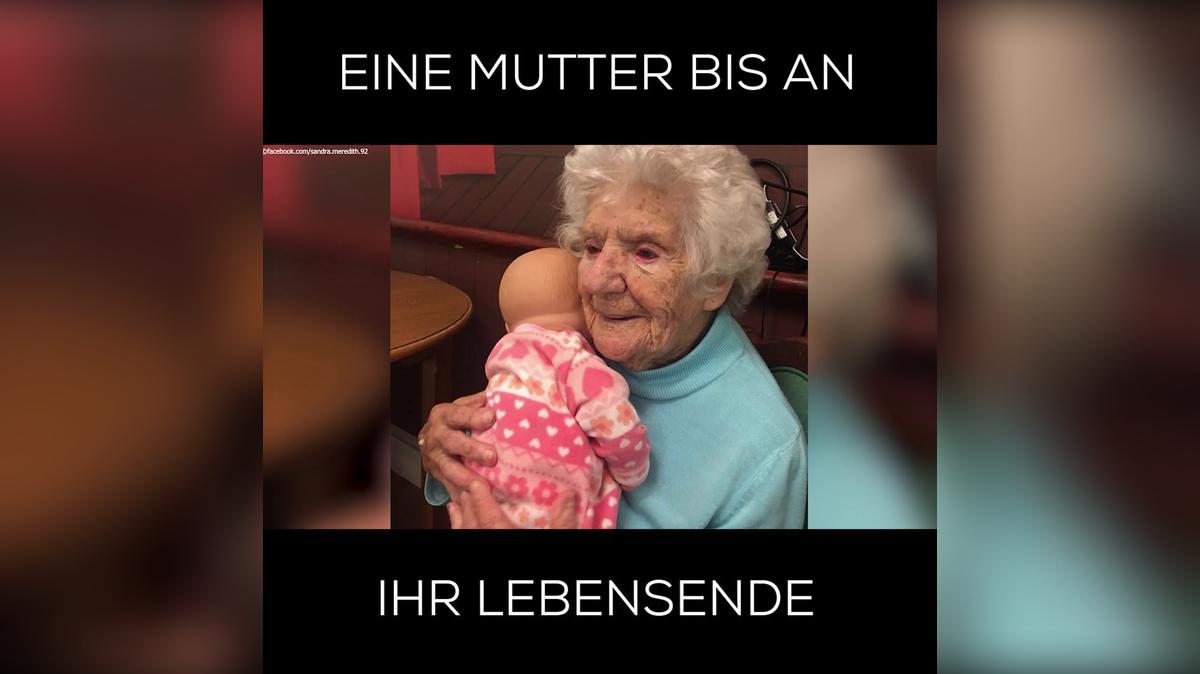 Diese Oma singt ihren Puppen Lieder vor - Die Geschichte dahinter ist herzergreifend 1:1
