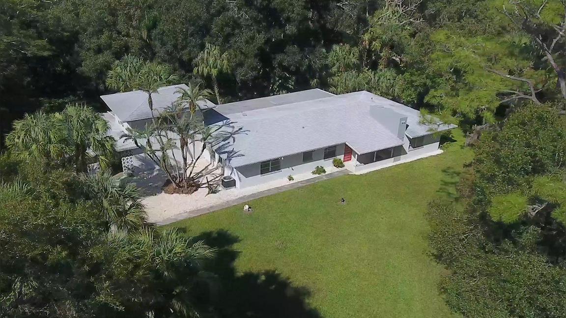 2141 Desoto Rd., Sarasota, FL 34234