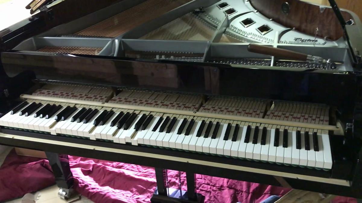 Piano Tuning Service in Mequon WI, Mihopulos Piano Tuning