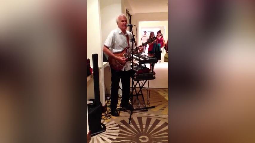Electric Guitarist R..mp4