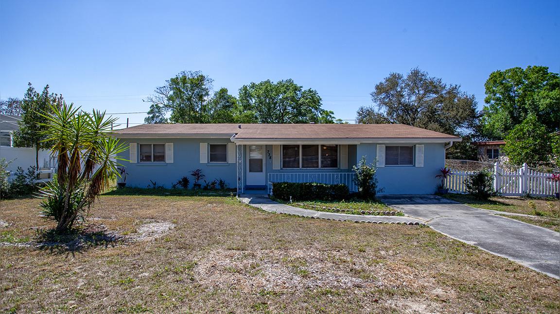 738 Hillside Ave., Lake Wales, FL 33853