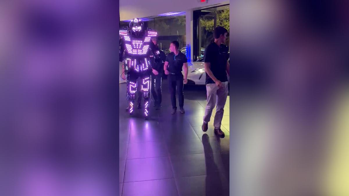 LED Robot Stiltwalker G.L.