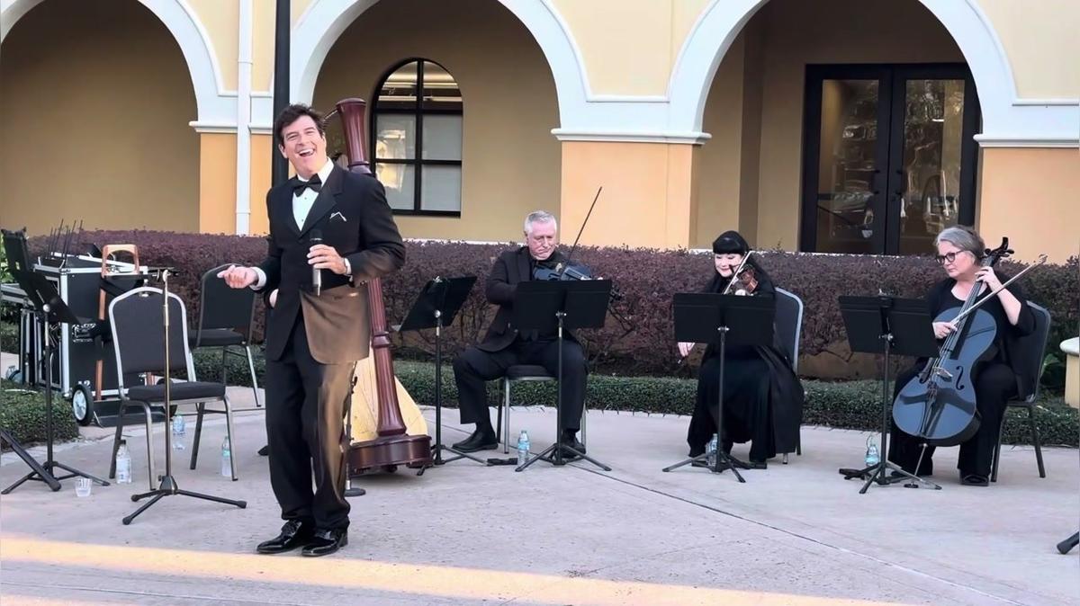 Frank Sinatra Singer (S.J.)