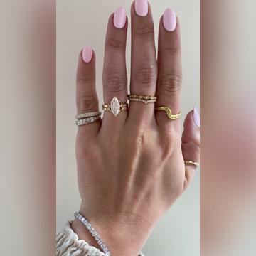 Lola-1.5ctMarquise-18kY-LeafProngs-Willa-36716