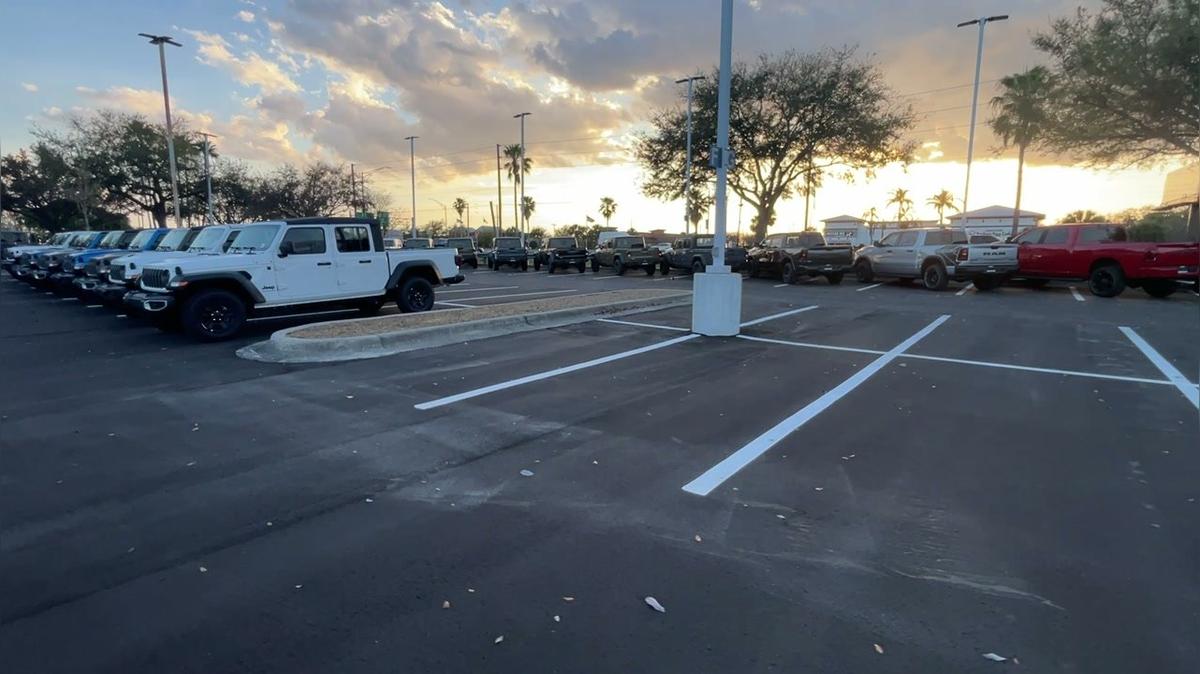 MIke's JJeep Gladiator @AirportCDJR /// Joanis 386.366.2227