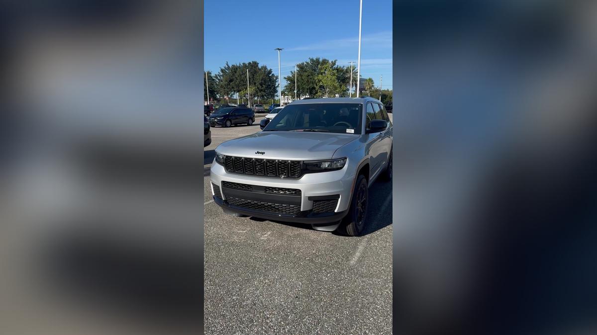 Rial's video by Carla @ Airport CDJR. 407-516-0431