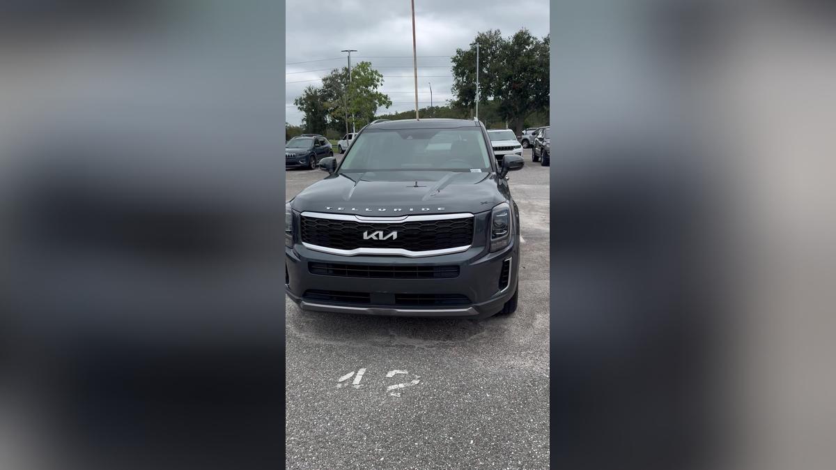 Guillermo's video 2022 KIA Telluride Carla @ Airport CDJR