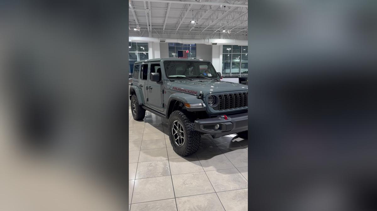 Cawboy's video 2025 Wrangler Rubicon by Carla @ Airport CDJR