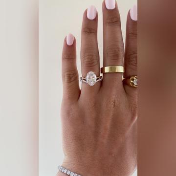 Cassidy-2.5ctOval-Catherine