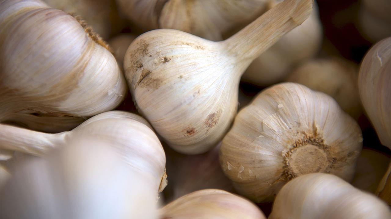 Easiest way to mince garlic