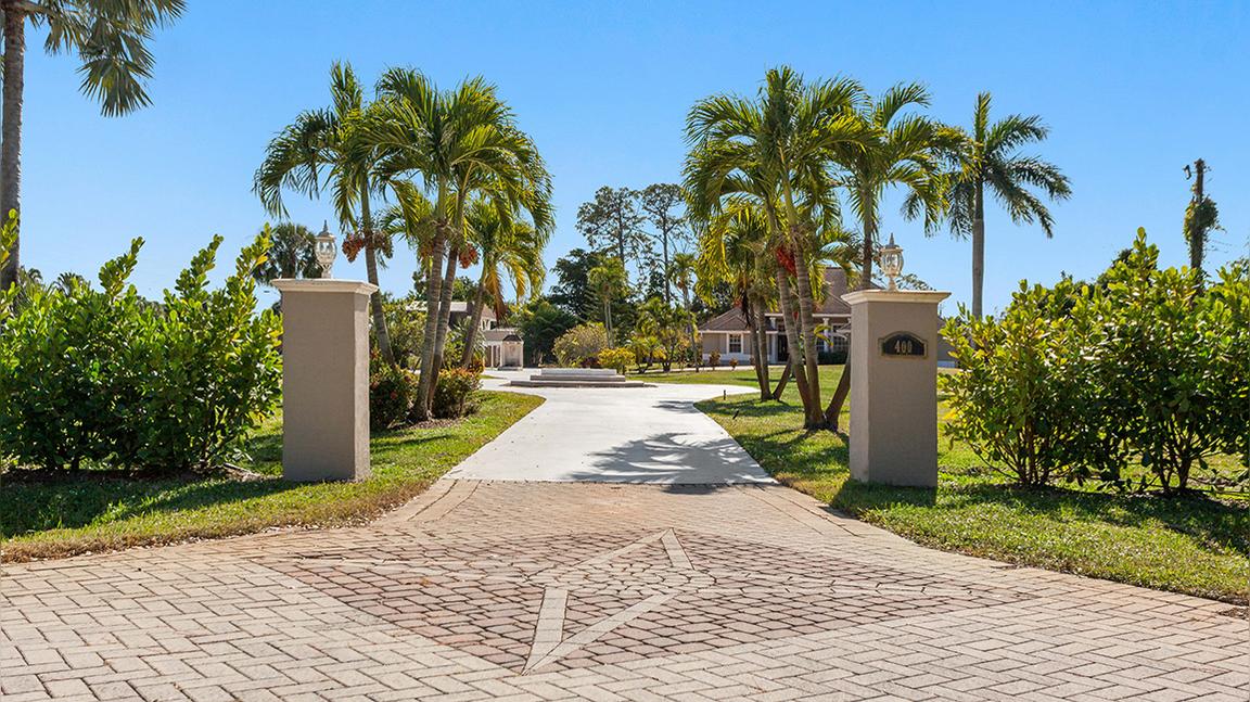 400 Carica Rd., Naples, FL 34108
