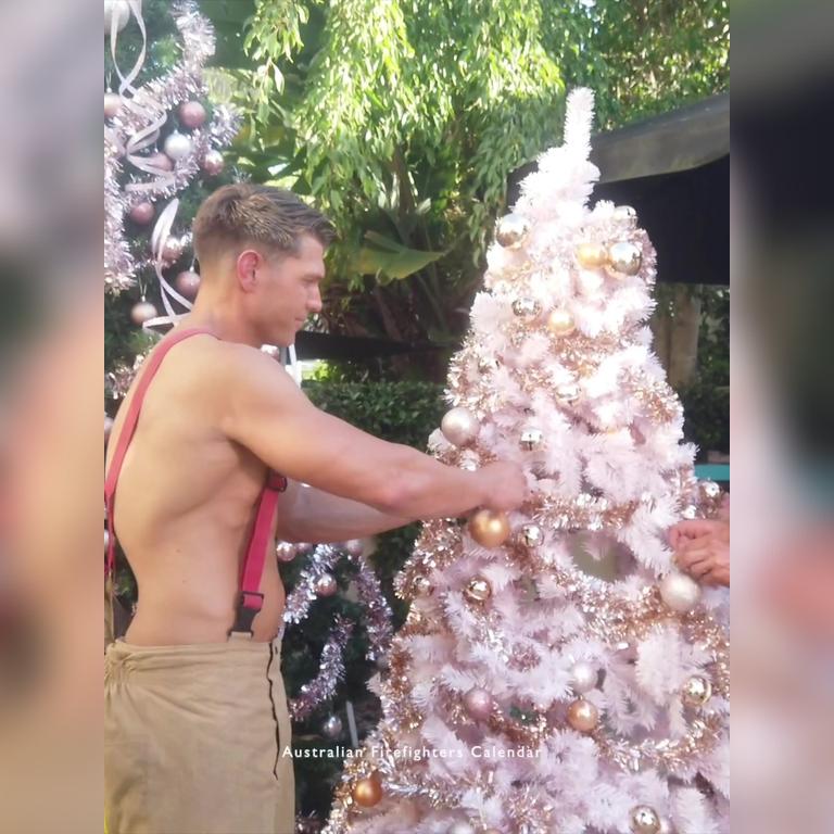 PORTRAIT Merry Christmas from Australian Firefighters Calendar