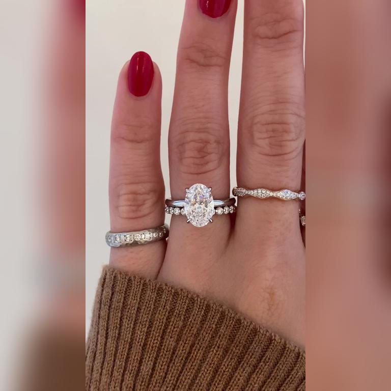 Ariya-2.50ctOval-Plat-Vic2mm