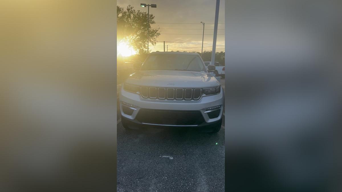 2022 Grand Cherokee Jassely 3214683178