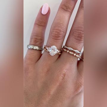 Odelia-2ctOval-14kRose-Lusia