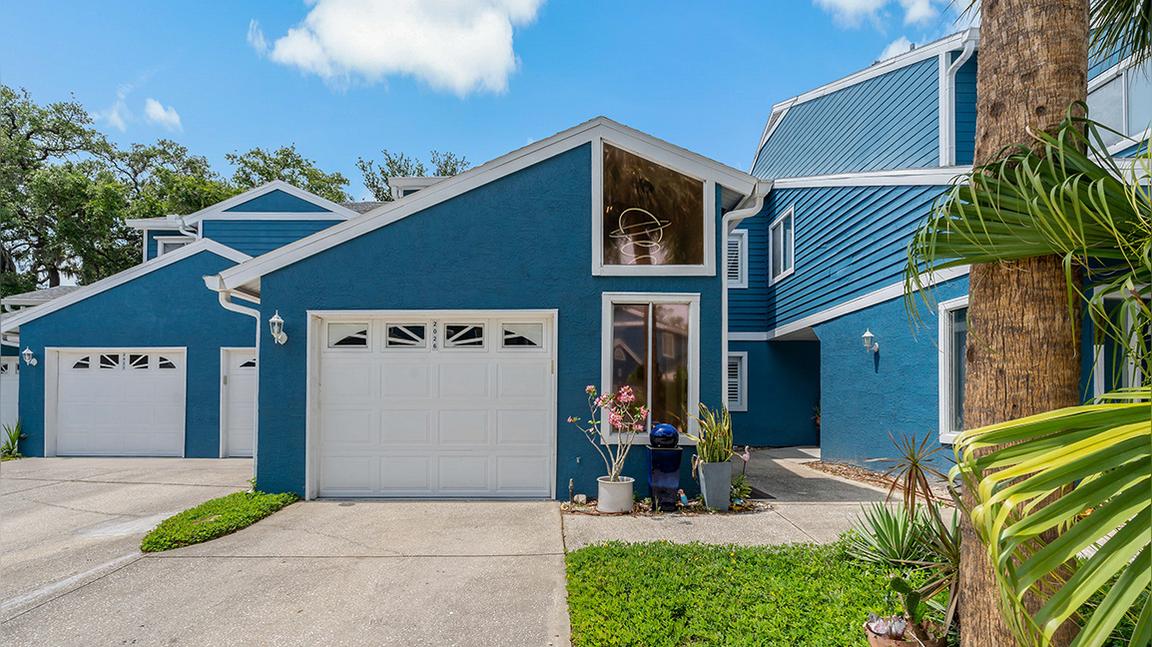 2026 Golfview Dr, Tarpon Springs, FL 34689