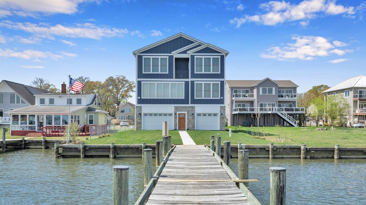 3677 1st Avenue, Edgewater, MD 21037