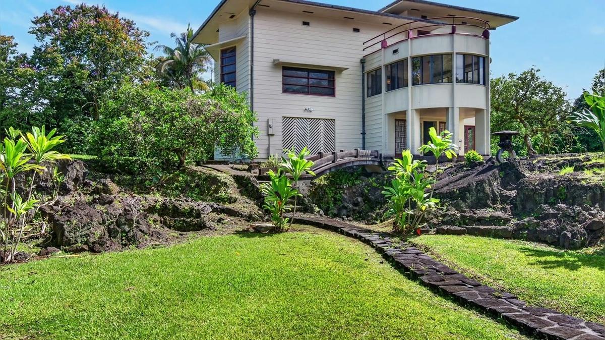 1868 Kalanianaole Street