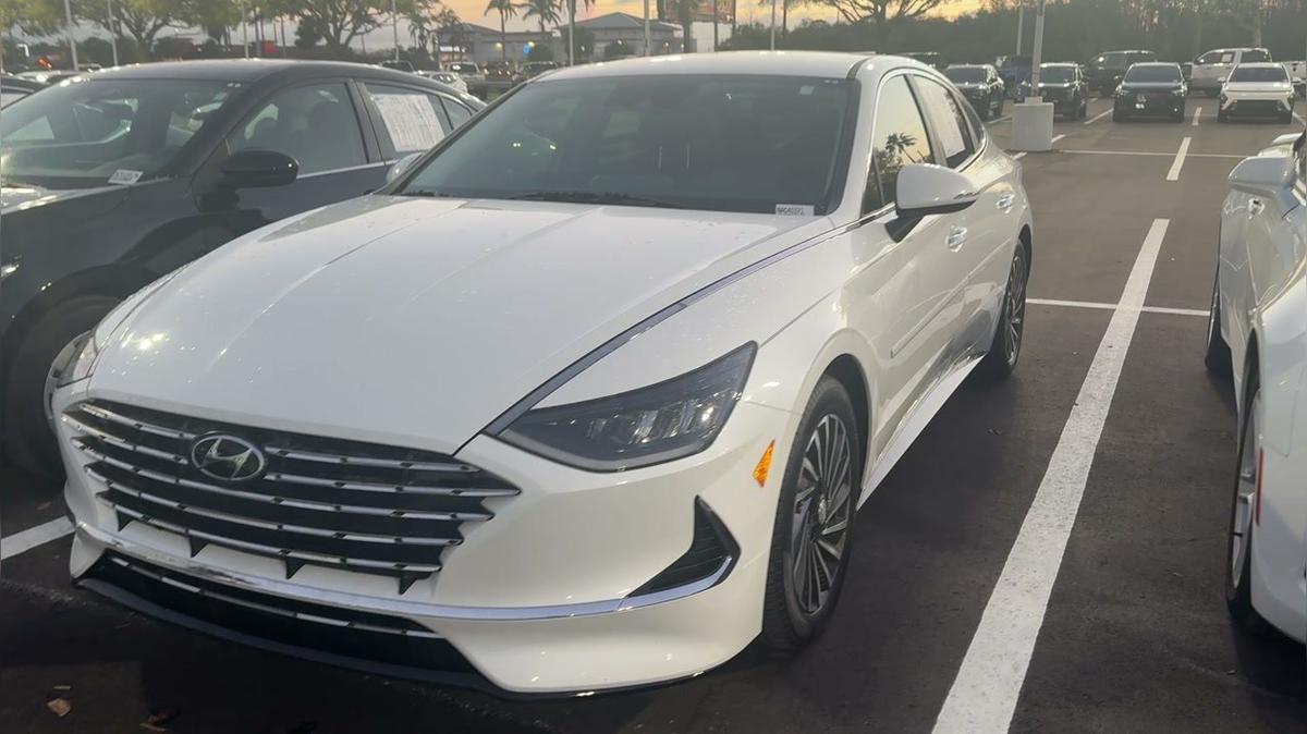 2022 Hyundai Sonata Hybrid